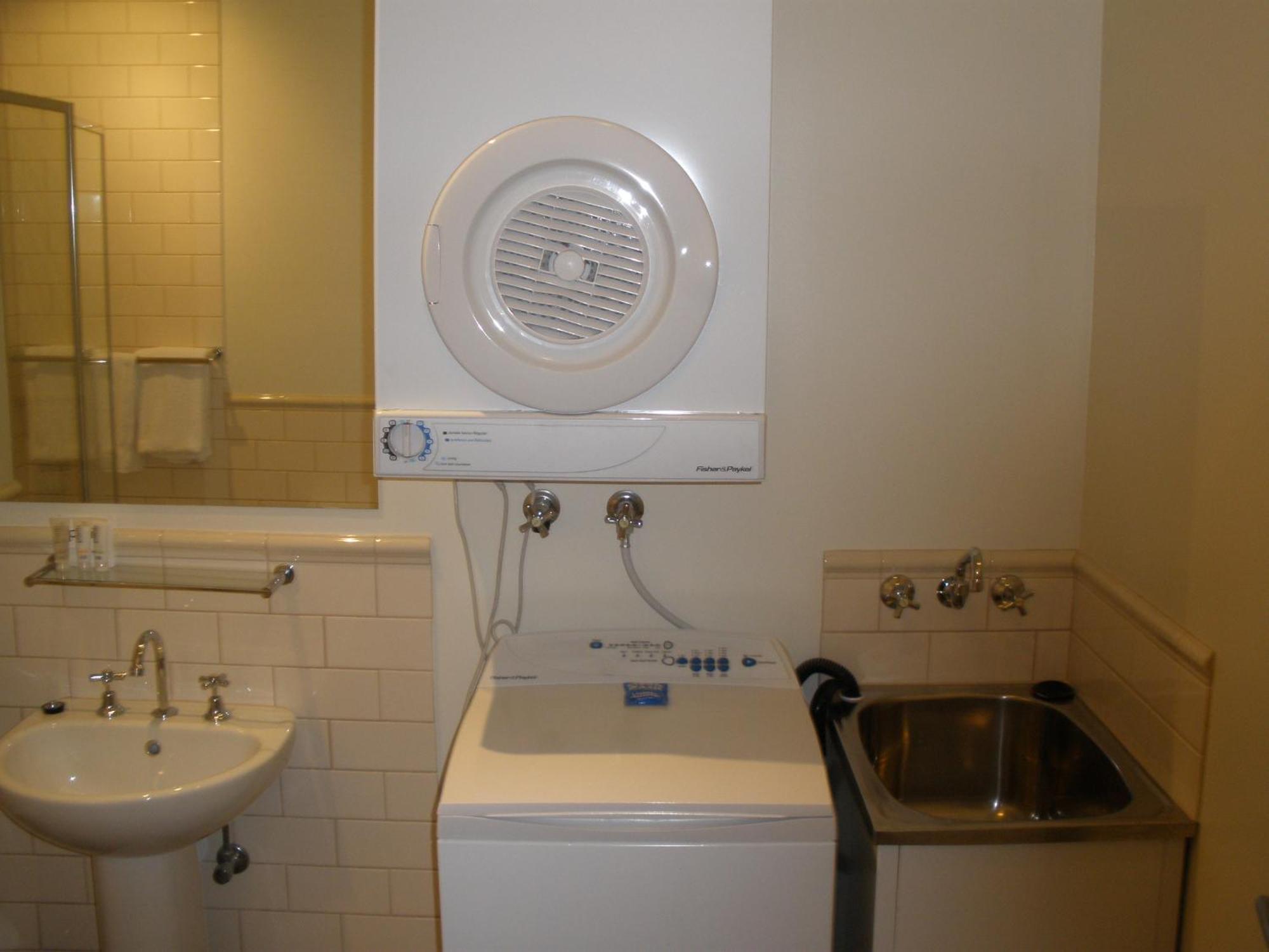 Launceston Central Apartment Hotel Official מראה חיצוני תמונה